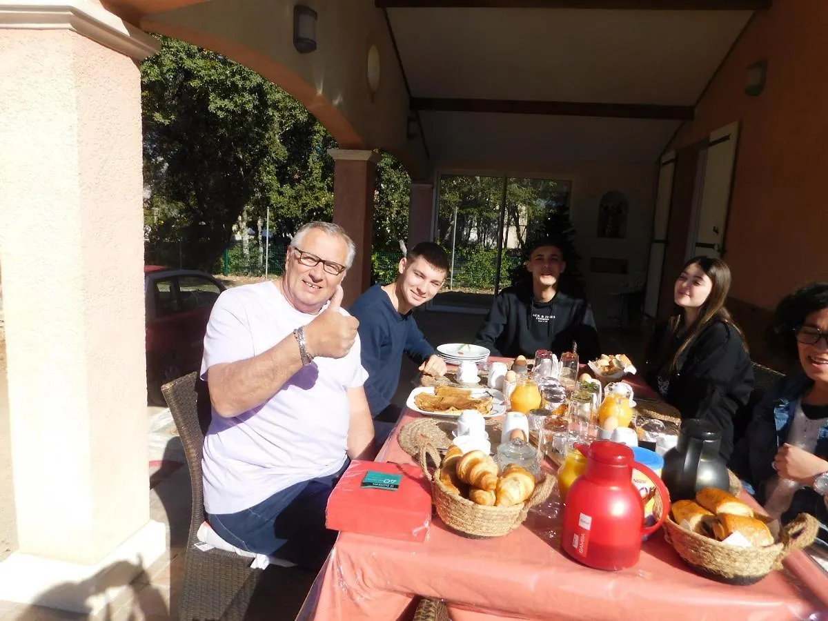 Chez Marie Bed & Breakfast Regusse France